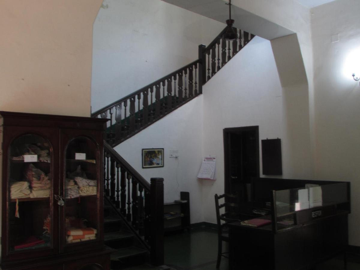 Ywca Gallway Guest House Колката Екстер'єр фото