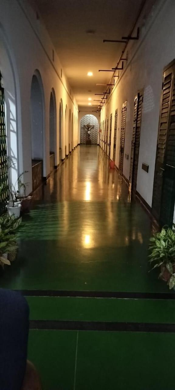 Ywca Gallway Guest House Колката Екстер'єр фото